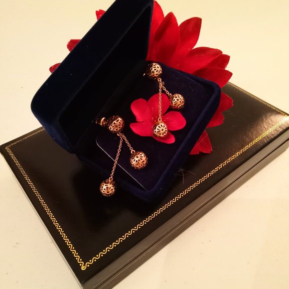 🎁 FREE GIFT INCLUDED 🎁 Gold Tone Fashion Jewelry Earrings Ball & Chain - Picture 5 of 7